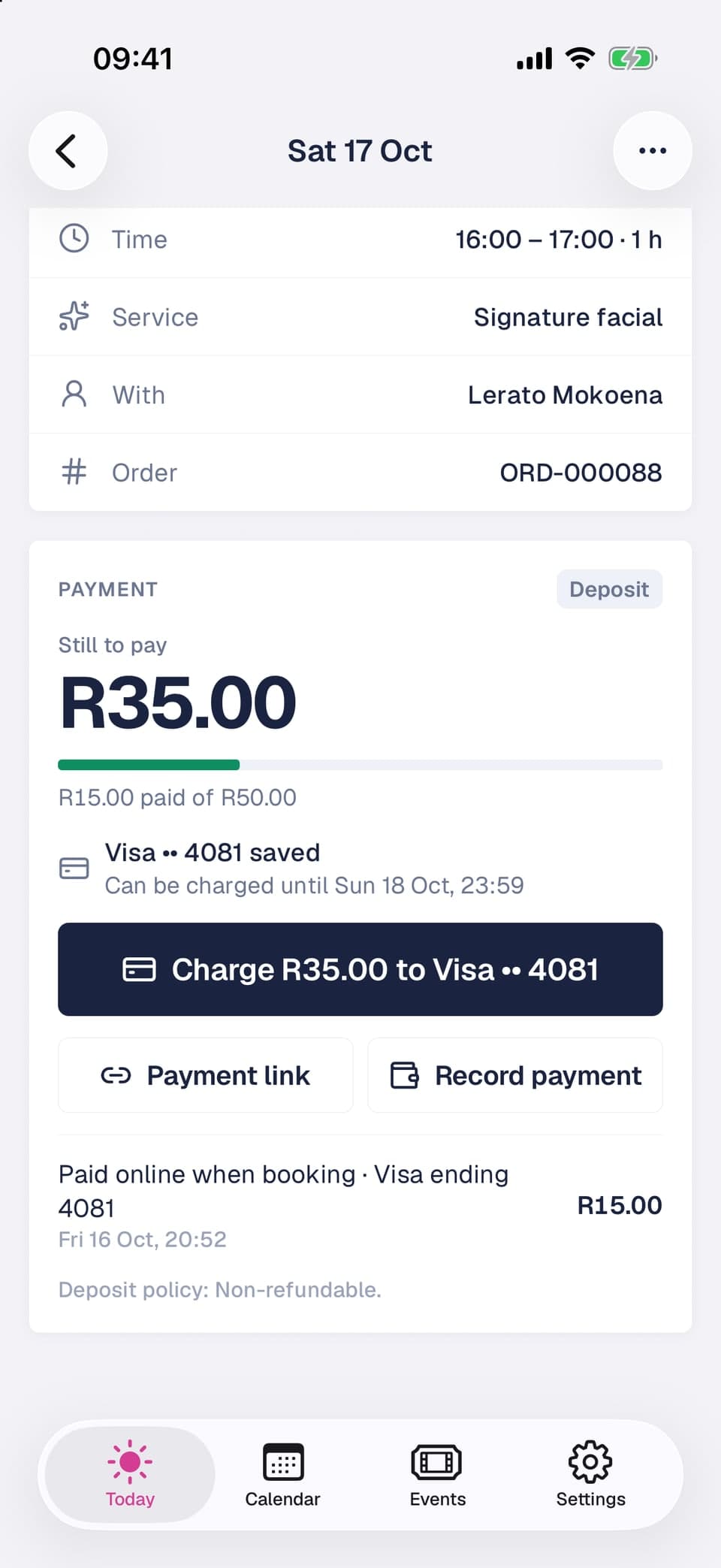 Payment section of a booking with the balance still to pay, the saved card and a Charge button